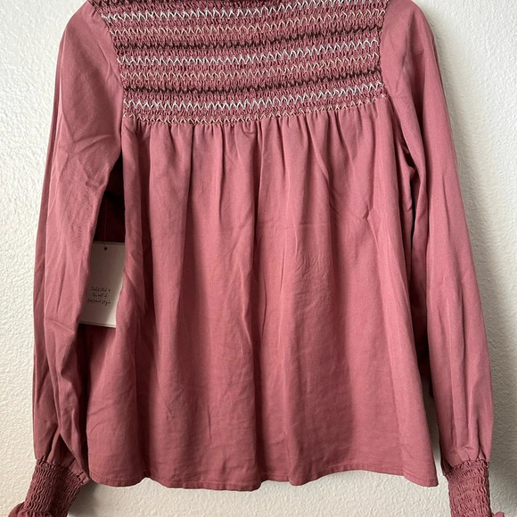 CALLIGPHIE Light Pink/Salmon Long Sleeves S/M Top.
BNWT - Picture 3 of 5